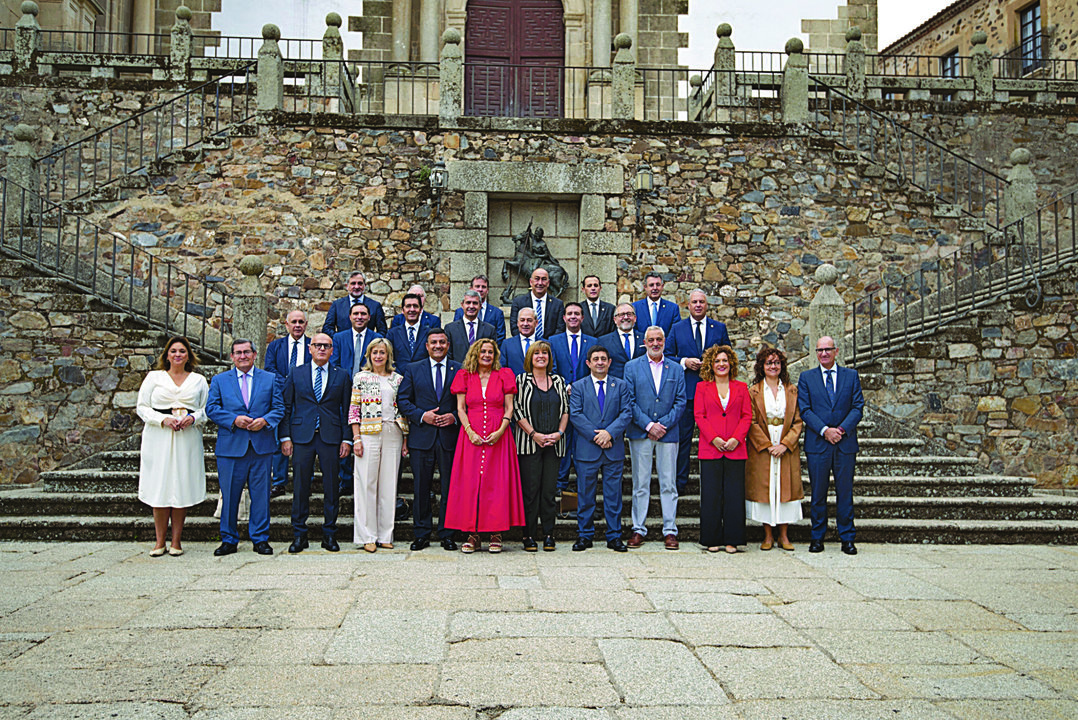 Comisión de diputaciones celebrada en octubre en Cáceres.