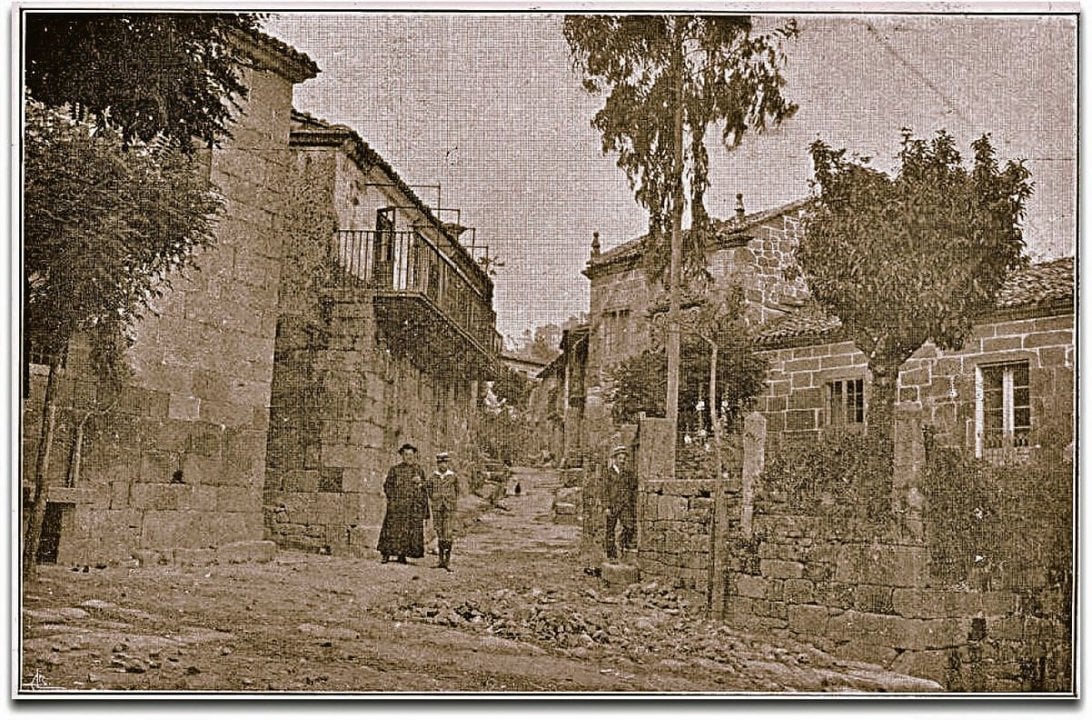 Las calles de Pazos en julio de 1924. Foto Sola. Vida Gallega.