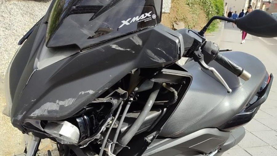 Una de las motos implicadas en los accidentes registrados este jueves en Ourense.