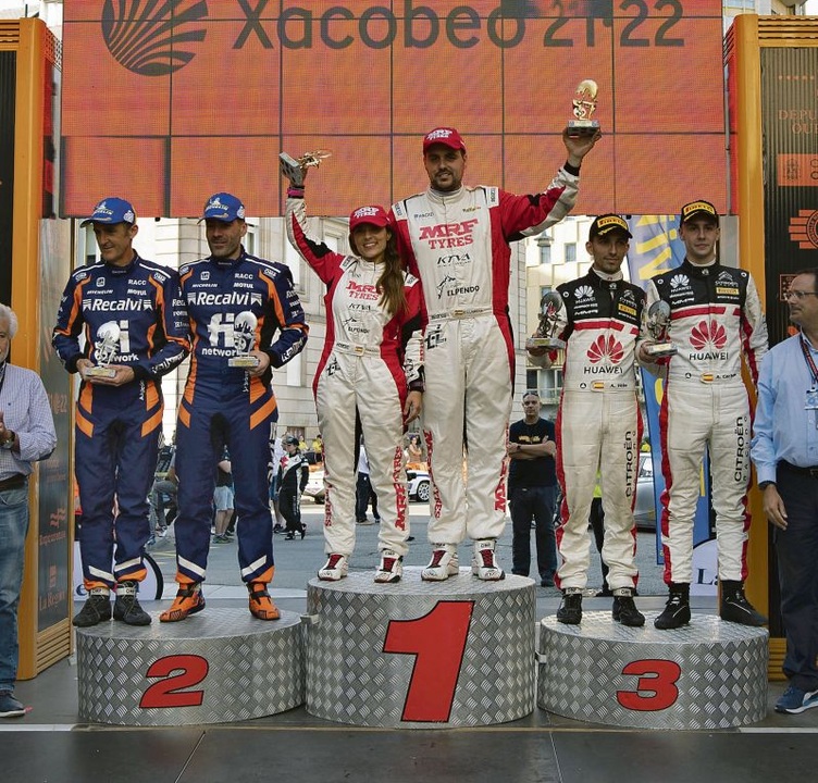 El podio absoluto de la edición de 2022 de la carrera ourensana.