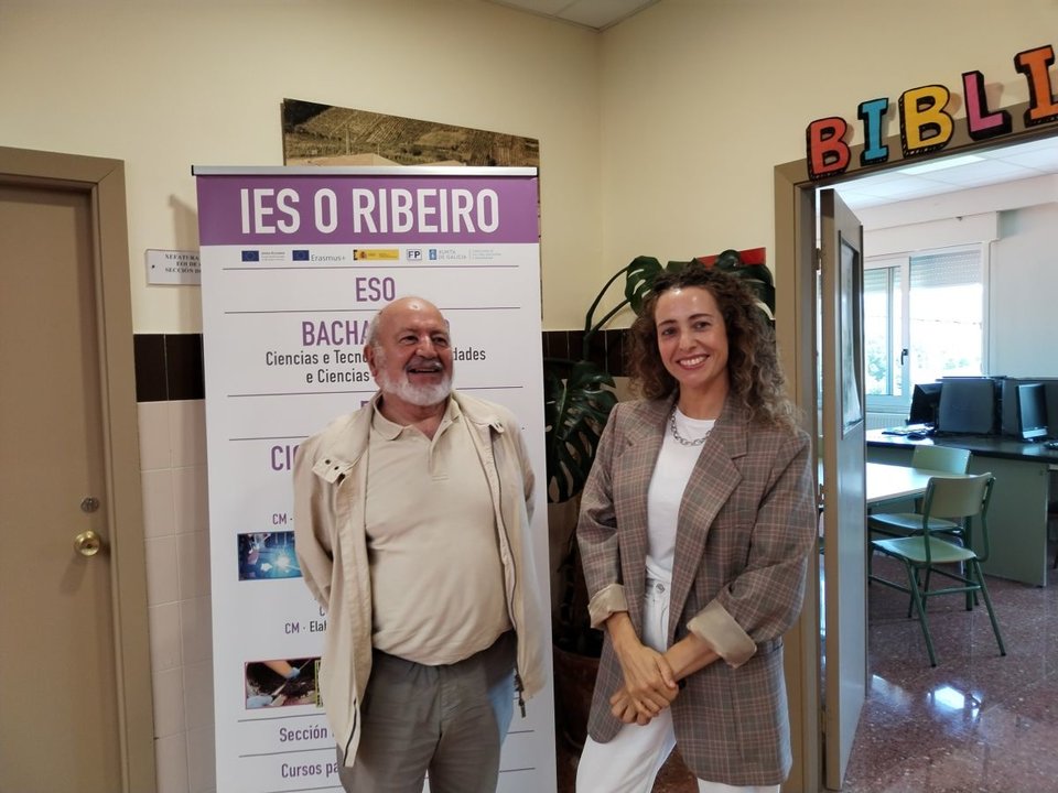 Jose Luis Pichel y Liliana Lafuente en el hall del edificio Abrente.
