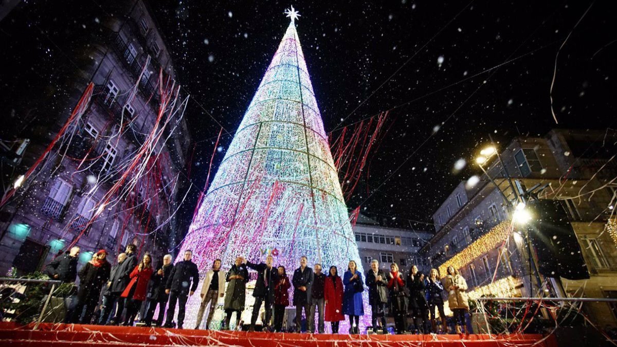 Inauguración del alumbrado navideño de 2022 en Vigo, que volverá a ser la ciudad gallega que más gaste en esta decoración.