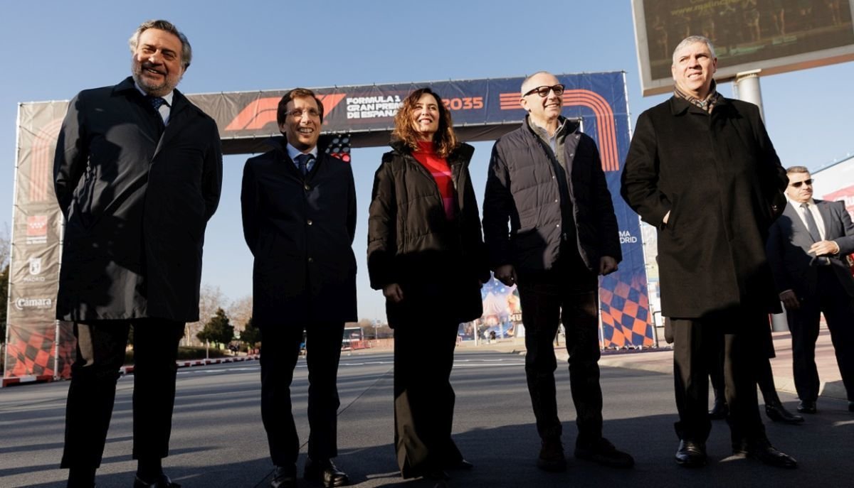 Stefano Domenicali, Ayuso y Almeida entre otros, durante la presentación del evento.
