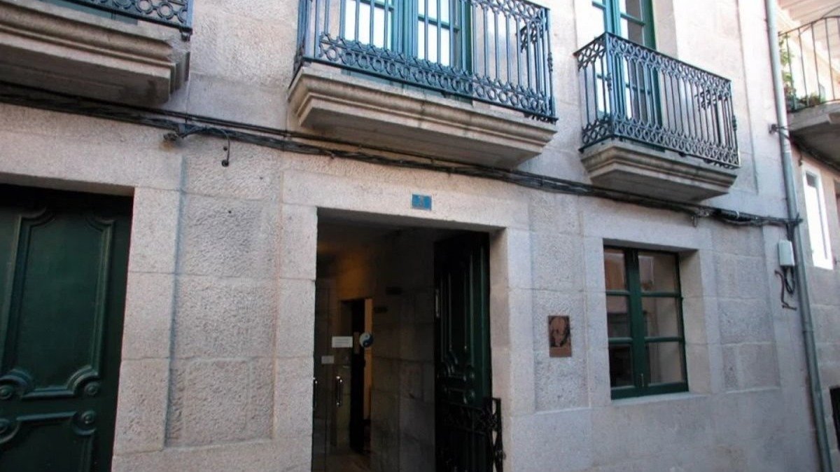 Entrada principal a la Fundación Vicente Risco.