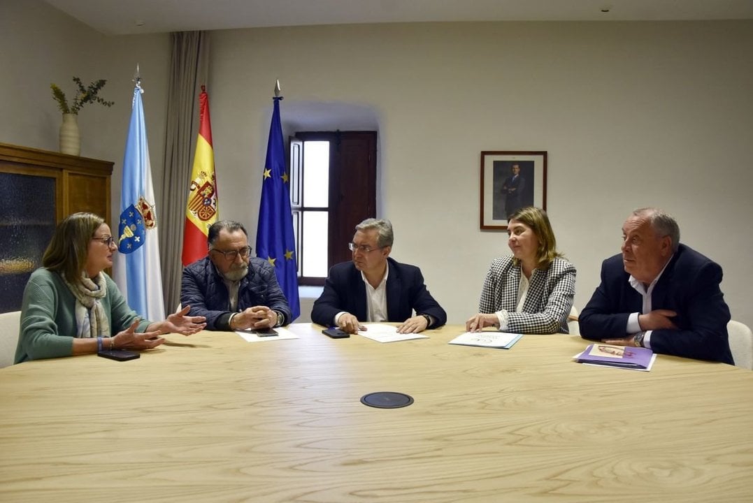 Reunión del presidente de la Diputación con los miembros de la directiva de la Fundación.
