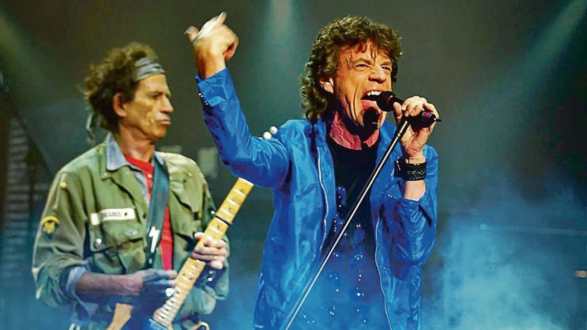 Mick Jagger y Keith Richards, durante el concierto del 4 de noviembre de 2002 en el Wiltern Theater de Los Ángeles.