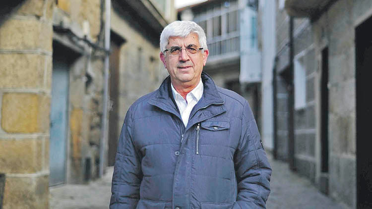 Xosé Carballido, presidente de los vecinos de Seixalbo. (Foto: Martiño Pinal)