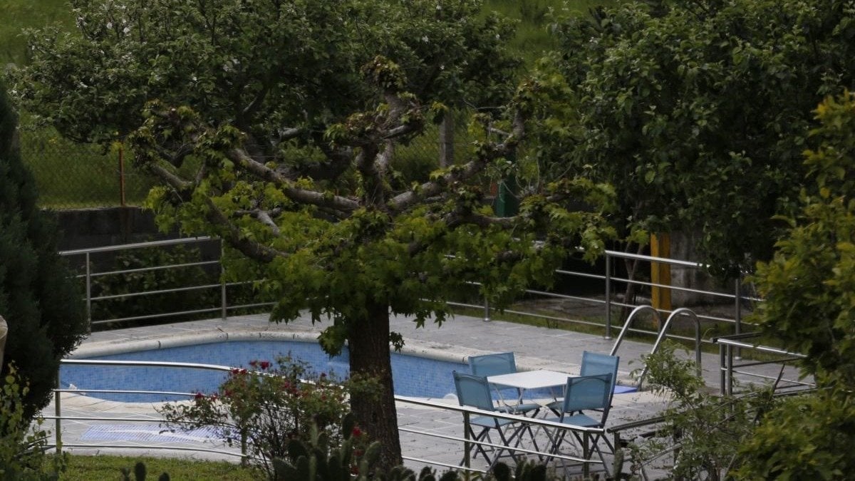 La demanda de las piscinas continúa al alza en Ourense.