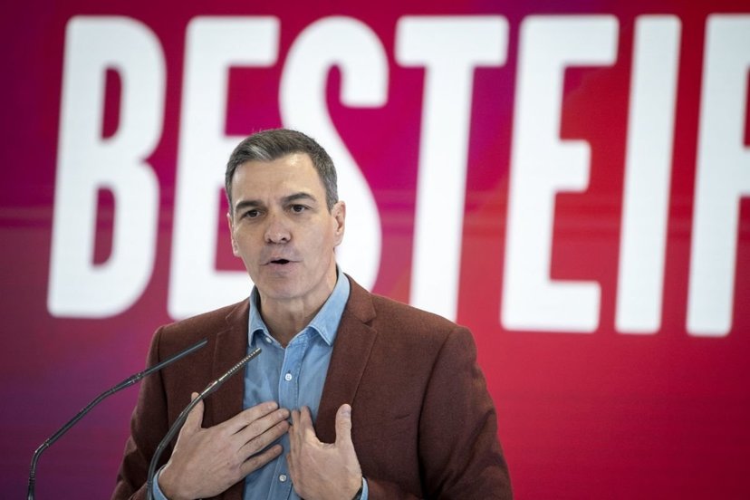 Pedro Sánchez, durante el mitin del PSOE ayer en Ourense.