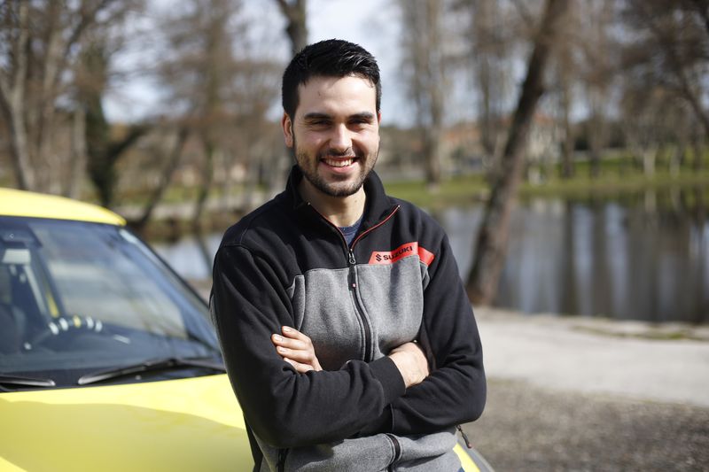 Allariz. 15/02/2019. Entrevista al piloto de rallys  Javier Pardo,  al lado del río Arnoia en Allariz.
Foto: Xesús Fariñas
