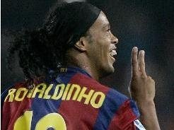 Ronaldinho celebrando el gol