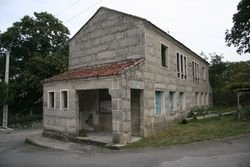 La antigua escuela de Fontao ha sido elegida para albergar el futuro albergue de A Merca.