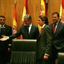 Aznar no comenta la citación pedida por la defensa de Ibarretxe.