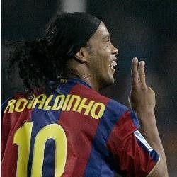 El delantero brasileño Ronaldinho Gaucho