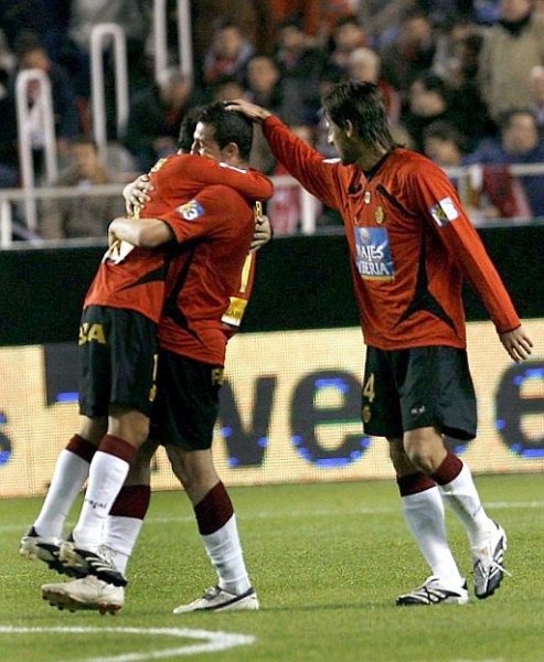 Los jugadores del Mallorca celebran el gol de Varela, que ponía el 0-2 en el marcador.