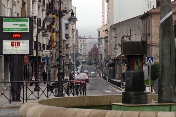 La avenida Martínez Avellanosa, vista desde el cruce de la Alameda.