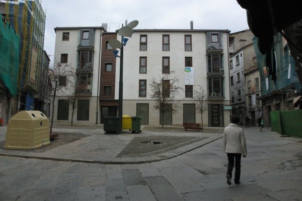 Edificio número 1 de la Praza da Ferrería, donde están las  viviendas de promoción pública.