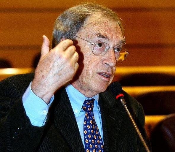 Jordi Solé Tura explica que el ex ministro sufre alzheimer