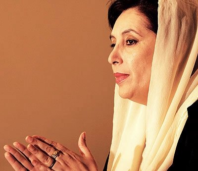 La principal líder opositora paquistaní, Benazir Bhutto