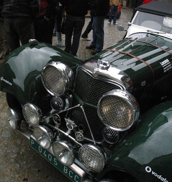 El Jaguar SS 100, el de mayor edad entre los participantes, es de 1941.
