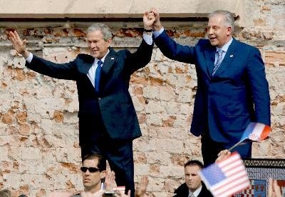 El presidente de Estados Unidos, George W. Bush y el primer ministro croata, Ivo Sanader