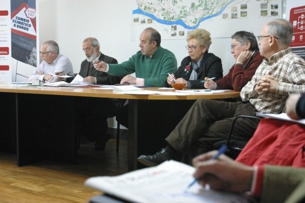 Imagen de la última asamblea que se desarrolló en la sede de Limiar, el pasado 15 de marzo. (Foto: José Paz)