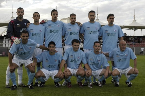 Manu y Durán, segundo y cuarto por la izquierda en la fila de abajo, en la formación del Lugo frente al Atlético B.