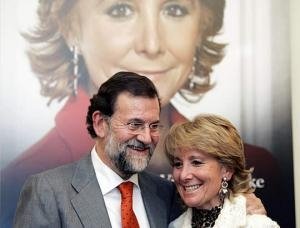 Aguirre asegura que no quiere quitar protagonismo al líder del PP, Mariano Rajoy.
