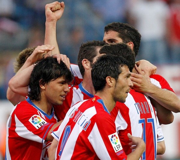 Los jugadores del Atlético de Madrid celebran el segundo gol del Atlético