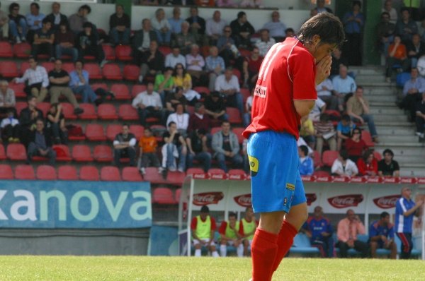 Jaime Moreno se lamenta en una jugada ante el Lanzarote.