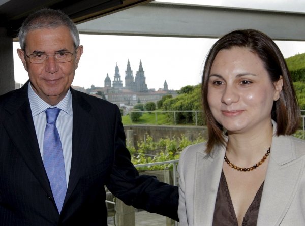 El presidente de la Xunta, Emilio Pérez Touriño, junto a la embajadora de Rumanía, María Ligor