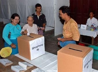 Un centro electoral de las localidad de Mandalay
