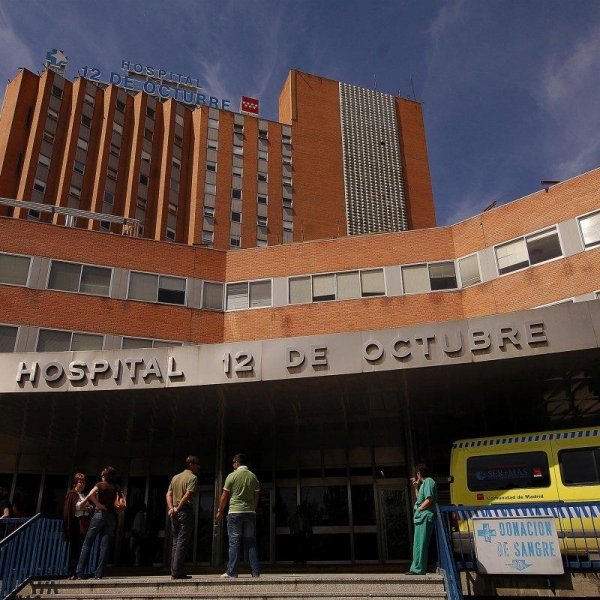 Entrada al hospital Doce de Octubre de Madrid.