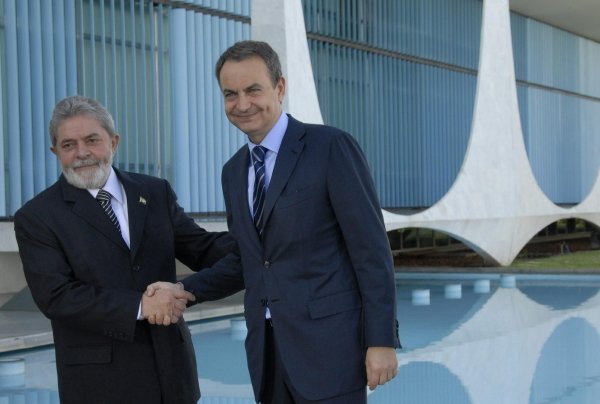 EL presidente brasileño, Lula da Silva, junto al presidente español, Rodríguez Zapatero.