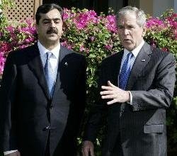 El presidente estadounidense, George W. Bush, y el primer ministro paquistaní, Yusaf Raza Gilani