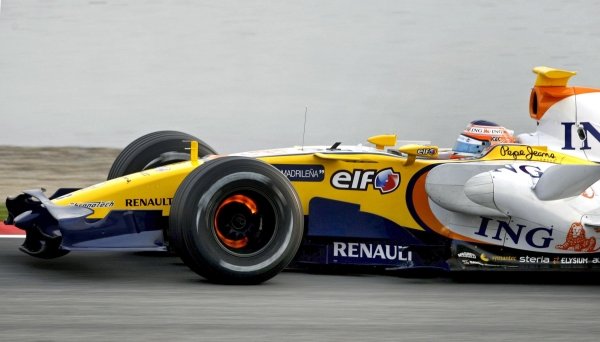 Alonso rueda con su monoplaza.