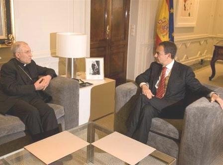 El presidente del Gobierno, José Luis Rodríguez Zapatero, y el presidente de la Conferencia Episcopal, Antonio María Rouco (Foto: EFE)