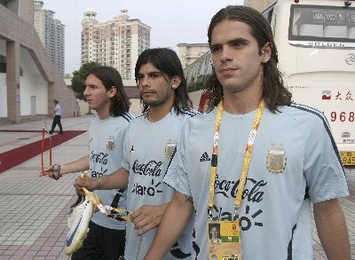 Los jugadores de la selección argentina de fútbol, Lionel Messi , Ever Banega  y Fernando Gago  (Foto: EFE)