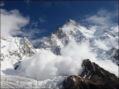 Imagen de archivo de un alud en el K2 (Foto: EFE)