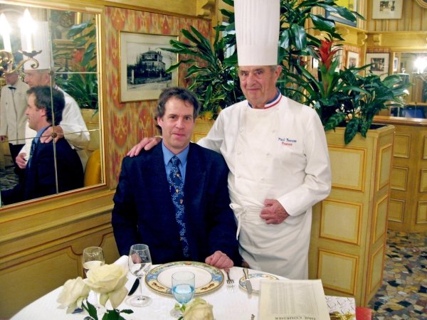 El gastrónomo suizo, de afición, Pascal Henry, posa durante una visita a un restaurante francés. (Foto: EFE)