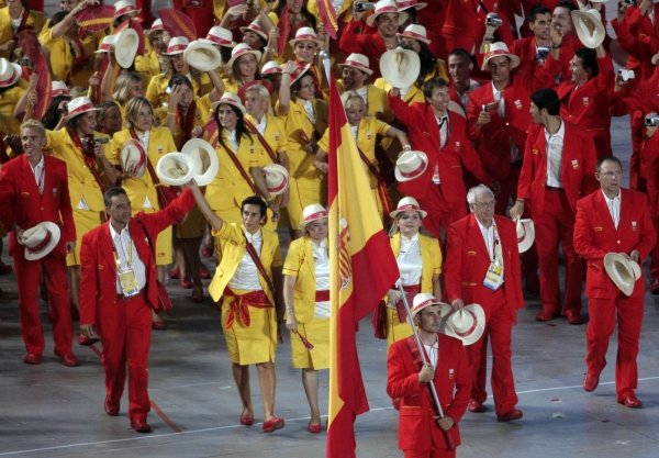 David Cal abandera el desfile español (Foto: EFE)