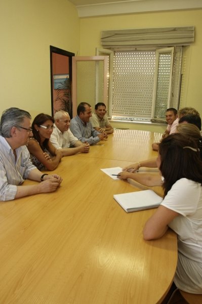 Asistentes a la reunión del sector comercial ourensano. (Foto: Miguel Ángel )