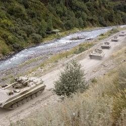 Tanques rusos abandonan Georgia.