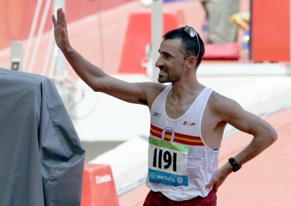 El atleta español García Bragado a su llegada a la meta. (Foto: A. Estevez)