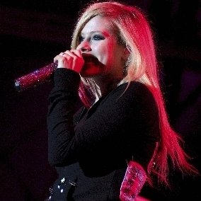 La cantante canadiense Avril Lavigne 