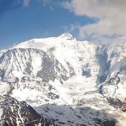El Mont Blanc es el pico más emblemático de Los Alpes.