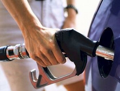 El precio del carburante desciende lentamente.