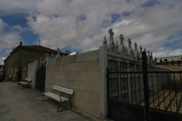 Ampliación del cementerio de Santa María de Lamas, ilegalizado por una sentencia judicial. (Foto: Xesús Fariñas)