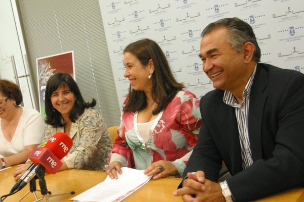 Isabel Pérez, María del Carmen González y Enrique Nóvoa, durante la presentación.  (Foto: José Paz)