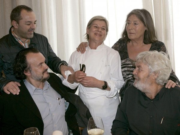 Amigos apoyaron con una comida a Toñi Vicente (Foto: EFE/TV)